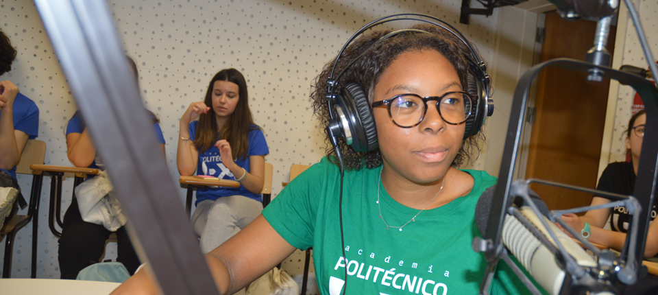 Foto Estúdio Rádio dia 2 Edit